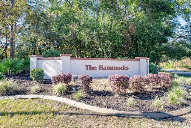 1 W Byrsonima Loop, Homosassa, FL 34446