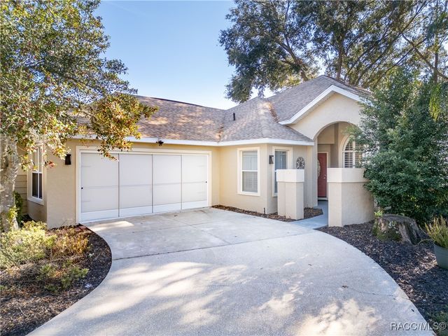 1 W Byrsonima Loop, Homosassa, FL 34446