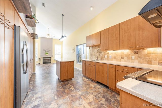 1 W Byrsonima Loop, Homosassa, FL 34446