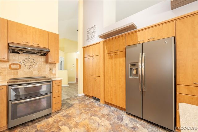 1 W Byrsonima Loop, Homosassa, FL 34446