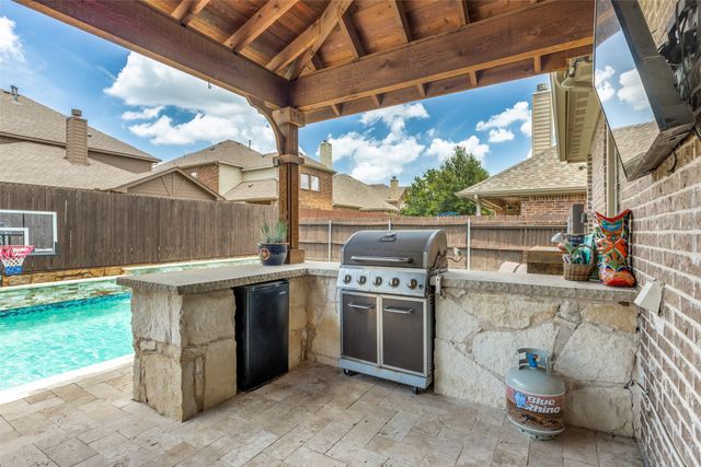 824 Mist Flower Drive, Little Elm, TX 75068