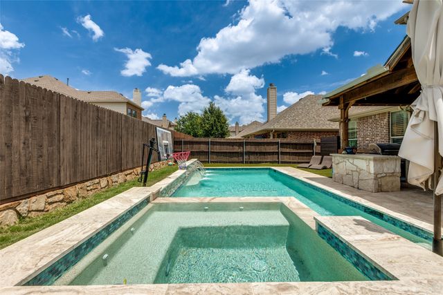 824 Mist Flower Drive, Little Elm, TX 75068