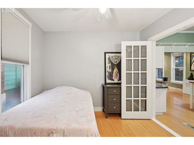 7624 Se MORRISON St, Portland, OR 97215