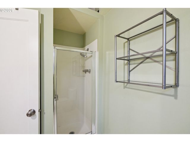 7624 Se MORRISON St, Portland, OR 97215