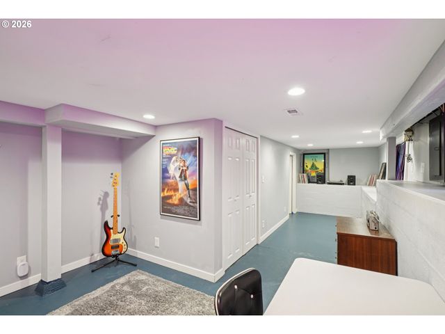 7624 Se MORRISON St, Portland, OR 97215