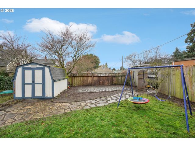 7624 Se MORRISON St, Portland, OR 97215