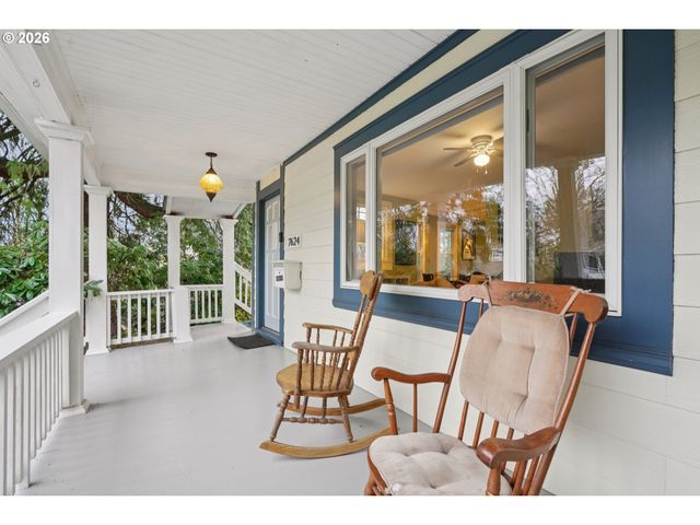 7624 Se MORRISON St, Portland, OR 97215