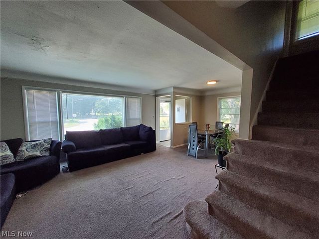 4113 Stonehaven Road, Cleveland, OH 44121