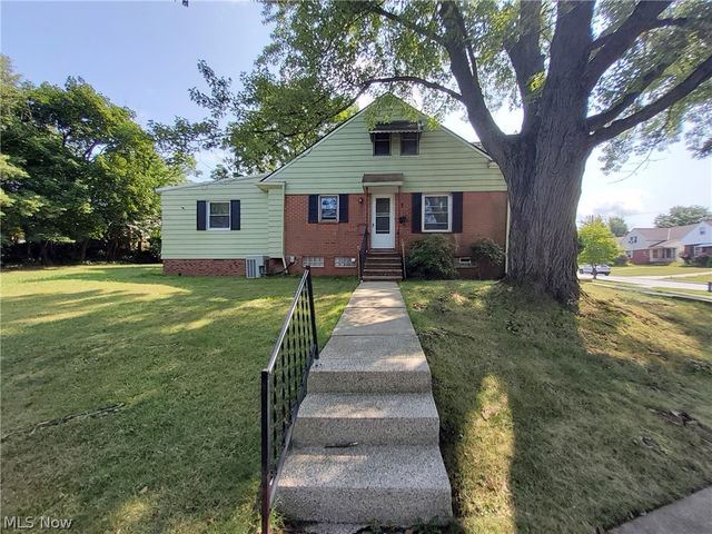4113 Stonehaven Road, Cleveland, OH 44121
