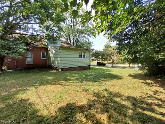 4113 Stonehaven Road, Cleveland, OH 44121