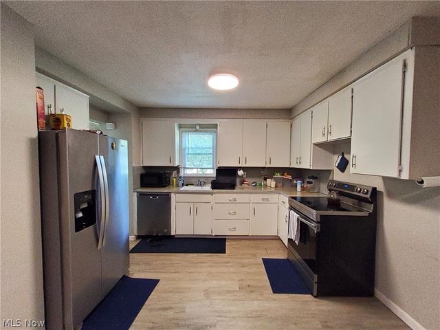 4113 Stonehaven Road, Cleveland, OH 44121