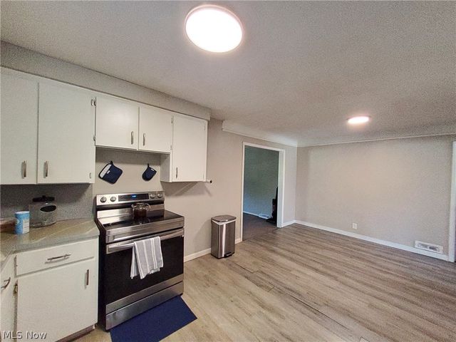 4113 Stonehaven Road, Cleveland, OH 44121