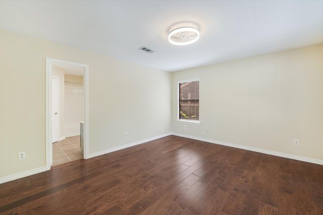 6808 Luckenbach LN, Austin, TX 78729