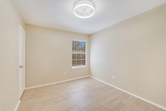 6808 Luckenbach LN, Austin, TX 78729