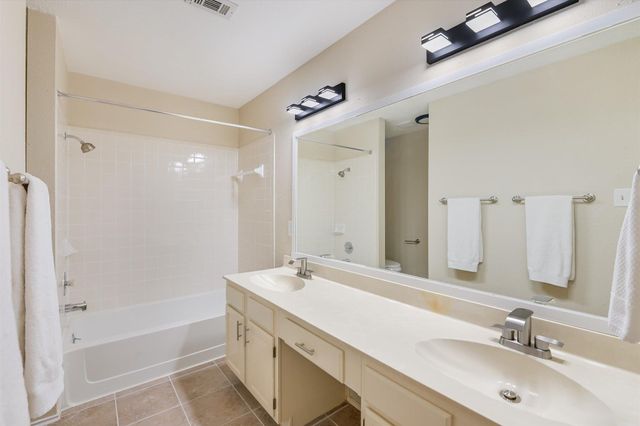 6808 Luckenbach LN, Austin, TX 78729