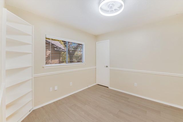 6808 Luckenbach LN, Austin, TX 78729