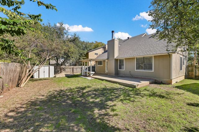 6808 Luckenbach LN, Austin, TX 78729