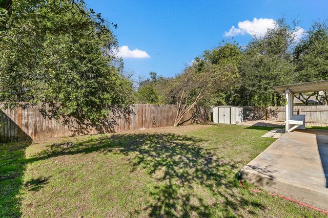 6808 Luckenbach LN, Austin, TX 78729