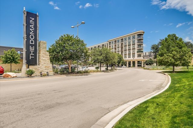 6808 Luckenbach LN, Austin, TX 78729