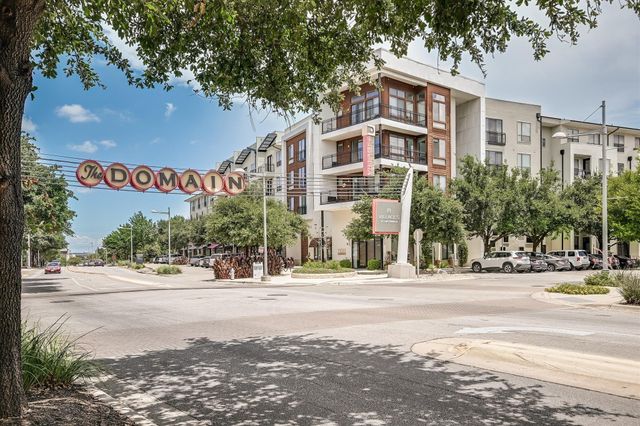 6808 Luckenbach LN, Austin, TX 78729