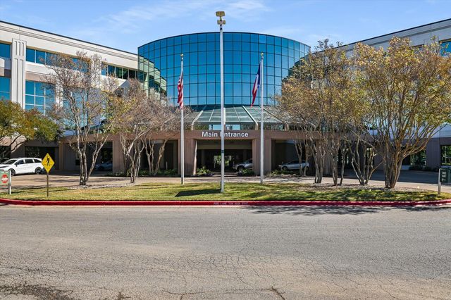 6808 Luckenbach LN, Austin, TX 78729