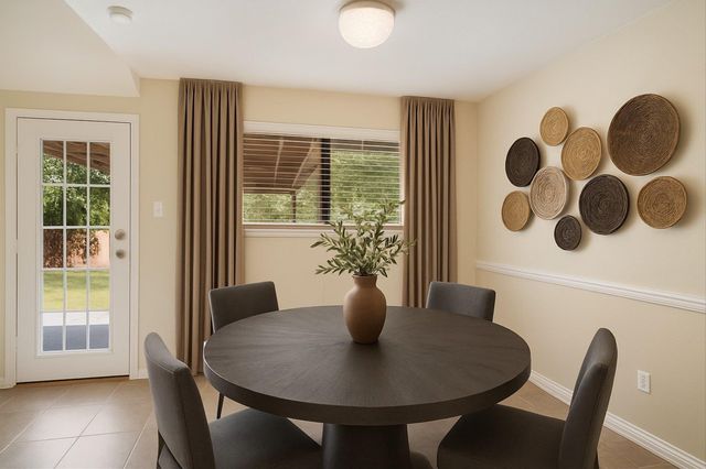 6808 Luckenbach LN, Austin, TX 78729