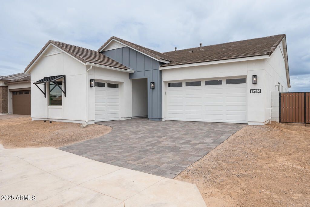 1246 E PENEDES Drive, Gilbert, AZ 85298