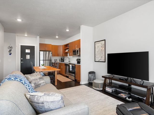 630 Garfield Avenue, S, Traverse City, MI 49686