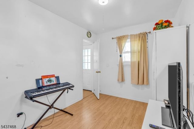 7 Washington Ave, Elmwood Park Boro, NJ 07407