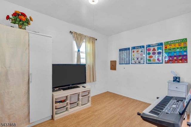 7 Washington Ave, Elmwood Park Boro, NJ 07407