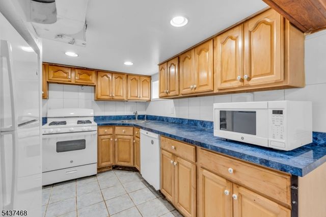 7 Washington Ave, Elmwood Park Boro, NJ 07407