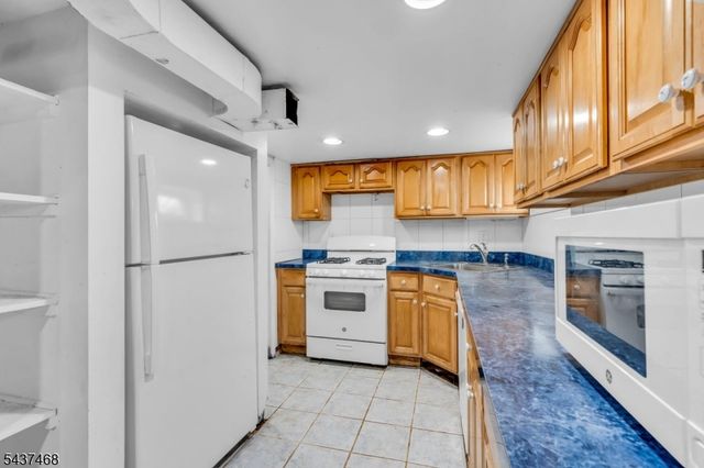 7 Washington Ave, Elmwood Park Boro, NJ 07407