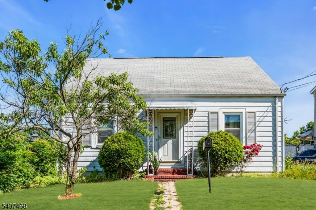 7 Washington Ave, Elmwood Park Boro, NJ 07407