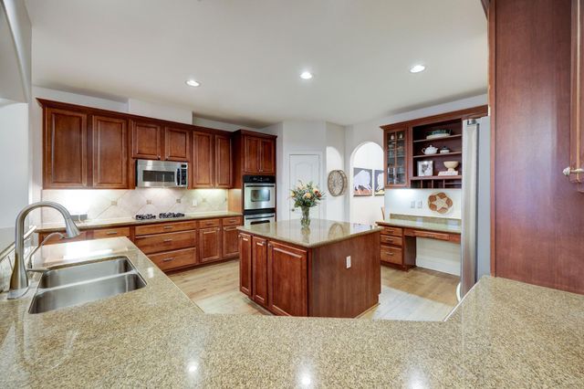 1014 Harbour Sands Drive, Houston, TX 77094