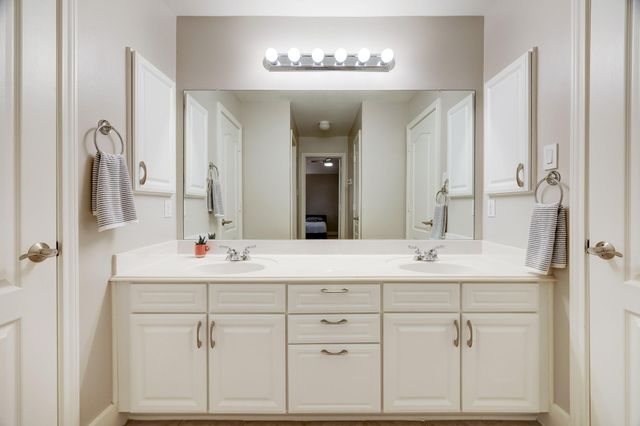 1014 Harbour Sands Drive, Houston, TX 77094