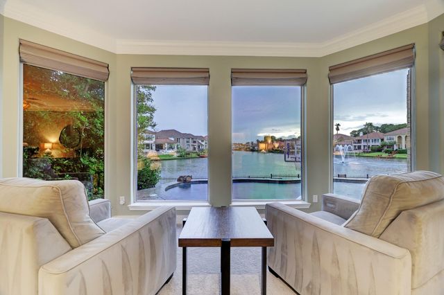 1014 Harbour Sands Drive, Houston, TX 77094