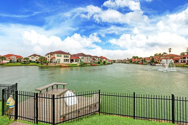 1014 Harbour Sands Drive, Houston, TX 77094