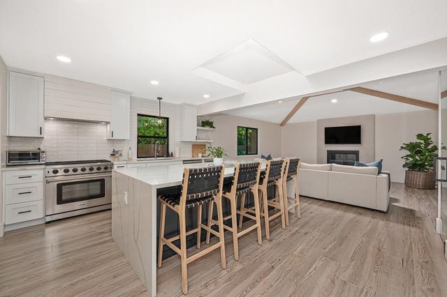 689 Morris Way, Sacramento, CA 95864