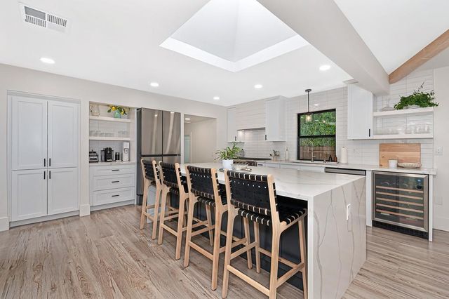 689 Morris Way, Sacramento, CA 95864