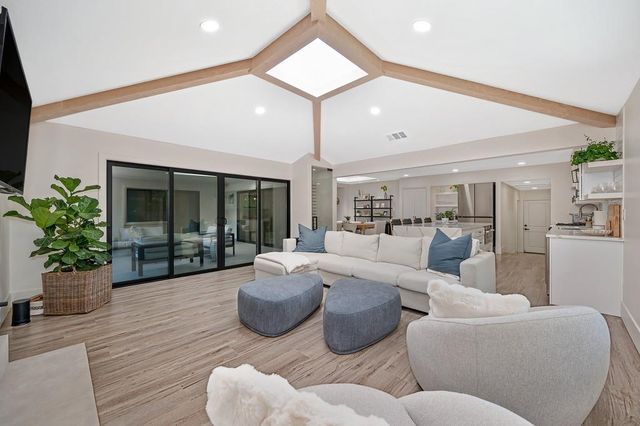 689 Morris Way, Sacramento, CA 95864