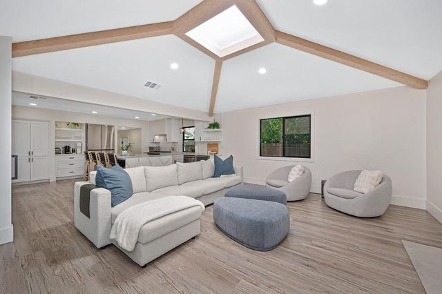 689 Morris Way, Sacramento, CA 95864
