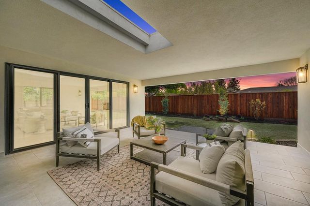 689 Morris Way, Sacramento, CA 95864