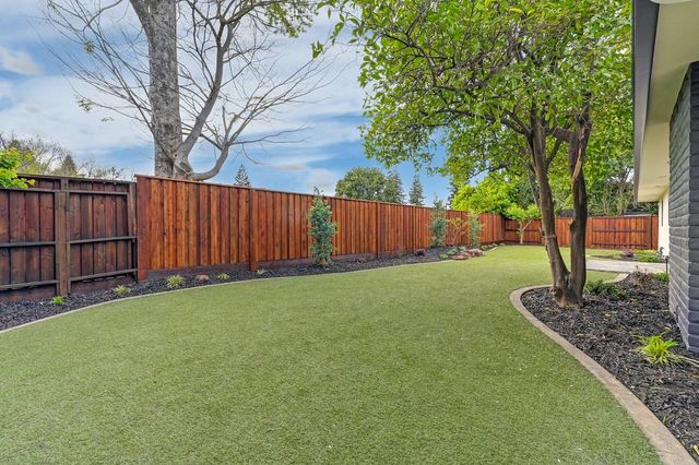 689 Morris Way, Sacramento, CA 95864