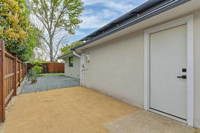 689 Morris Way, Sacramento, CA 95864