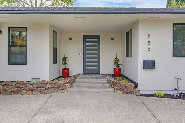 689 Morris Way, Sacramento, CA 95864