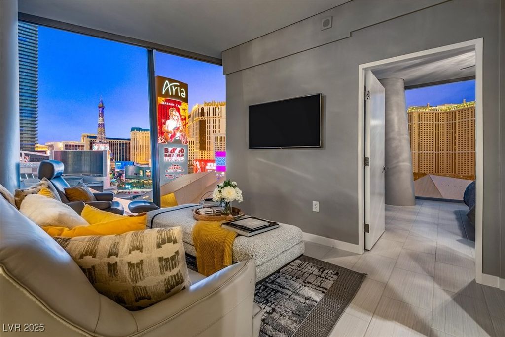 3722 Las Vegas Boulevard 706, Las Vegas, NV 89158