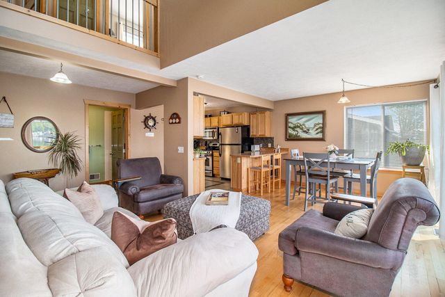 5293 W Monroe Road, Pentwater, MI 49449