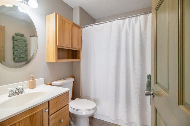 5293 W Monroe Road, Pentwater, MI 49449