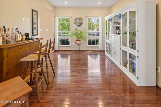 32 Carriage Way, Barnegat, NJ 08005