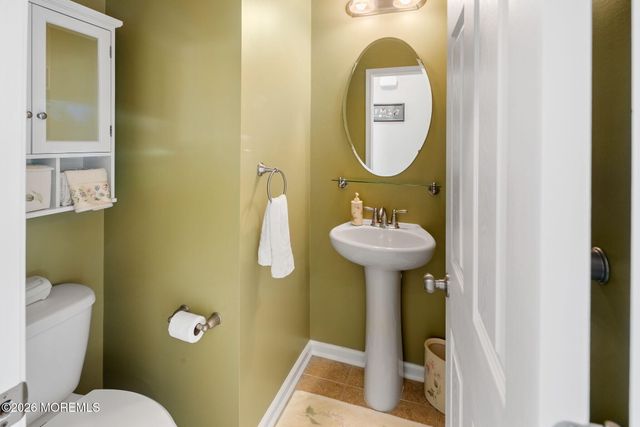 32 Carriage Way, Barnegat, NJ 08005